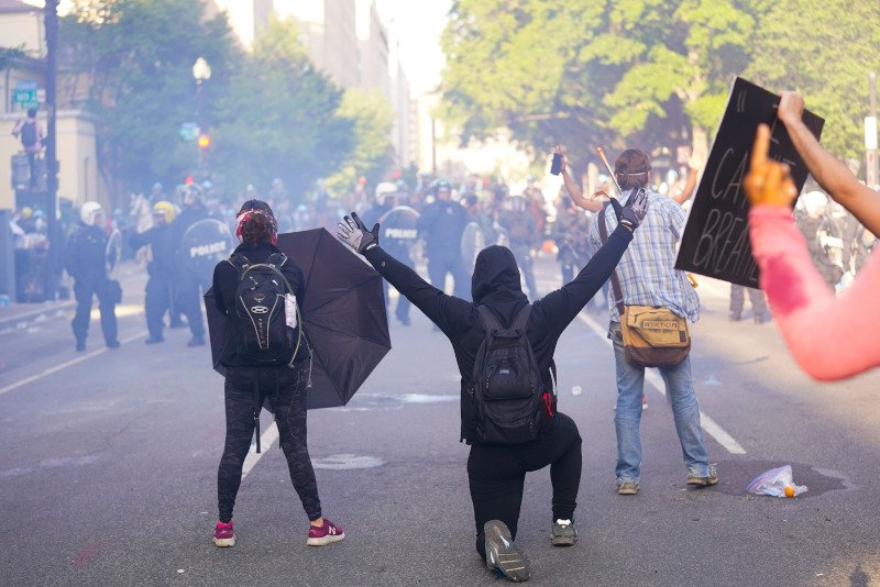 Διαδηλώσεις έξω από τον Λευκό Οίκο