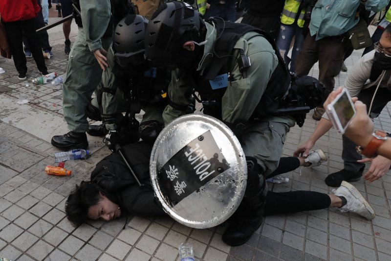 Προσαγωγές ατόμων στο Χονγκ Κονγκ