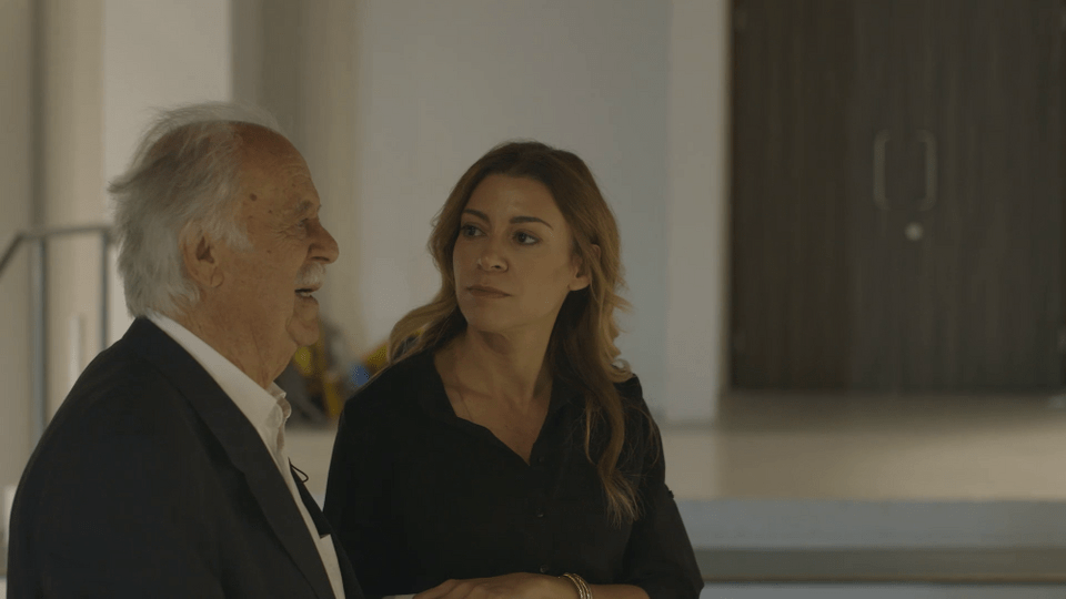 Με τον υπέρμαχο των Ανθρωπίνων Δικαιωμάτων στη Νότιο Αφρική και δικηγόρο του Νέλσον Μαντέλα, κ. Γιώργο Μπίζο, 2017 Γιοχάνεσμπουρκγκ για την ΕΡΤ3
