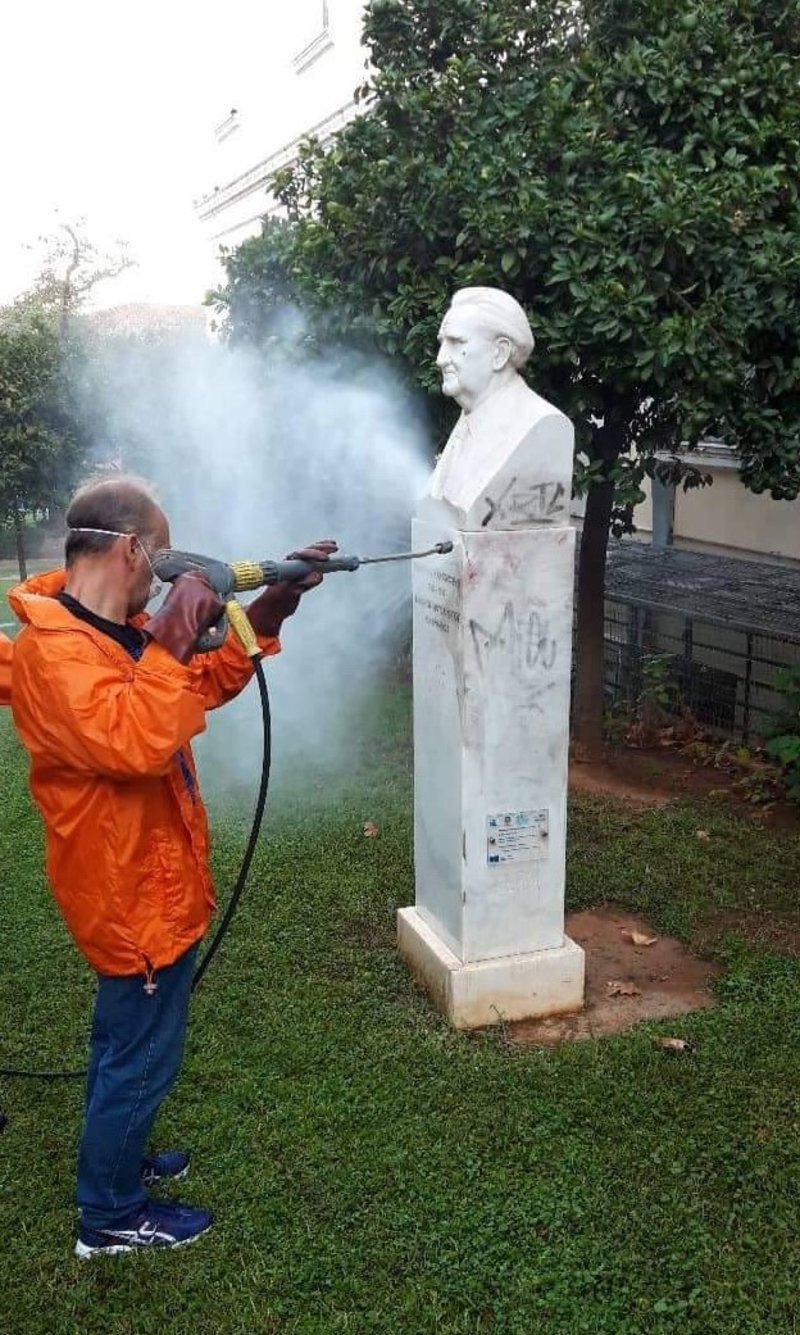 Καθαρισμός αγαλμάτων από τον δήμο Αθηναίων