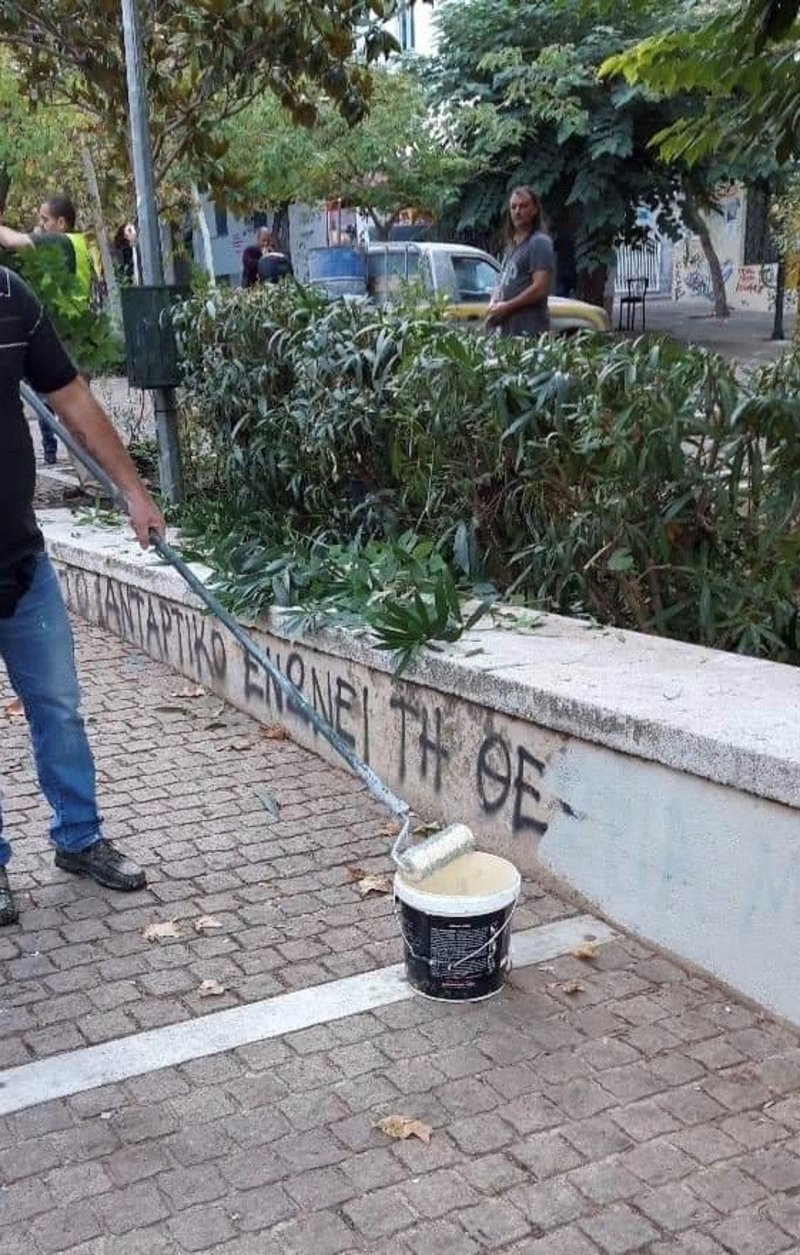 Τα συνεργεία του δήμου Αθηναίων στη Νομική