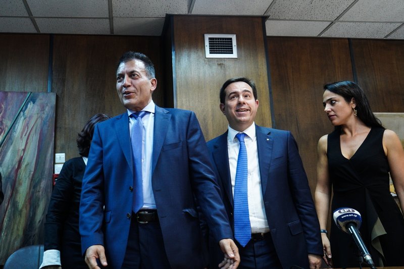 Ο Γιάννης Βρούτσης, ο Νότης Μηταράκης και η Δόμνα Μιχαηλίδου -Φωτογραφία: Nick Paleologos / SOOC