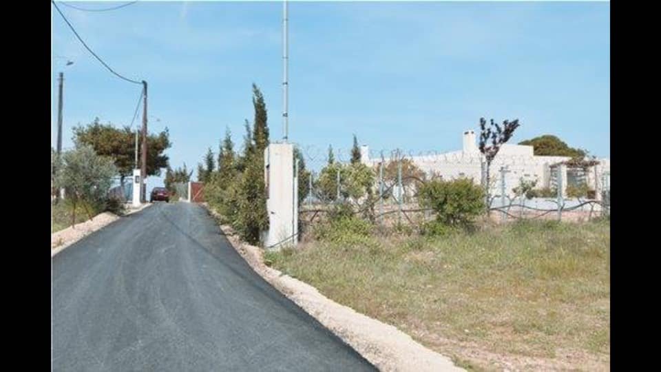 Ο δρόμος που έχει ασφαλτοστρωθεί στα Μέγαρα