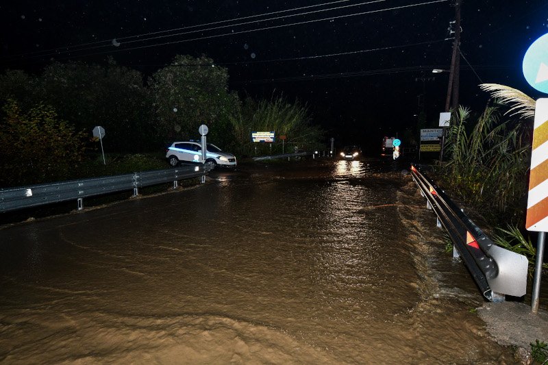 Πλημμυρισμένος δρόμος στον Πύργο