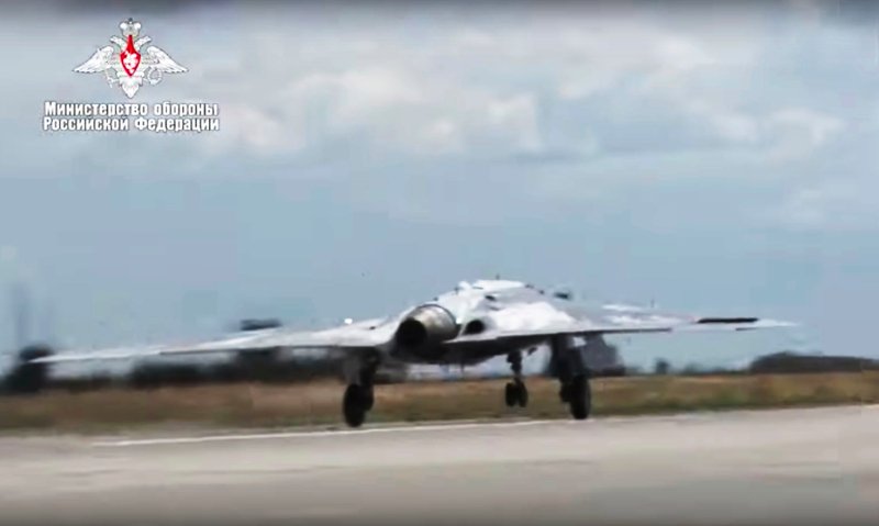 To drone Okhotnik, το νέο «καμάρι» της ρωσικής Πολεμικής Αεροπορίας, αναπτύχθηκε υπό άκρα μυστικότητα.