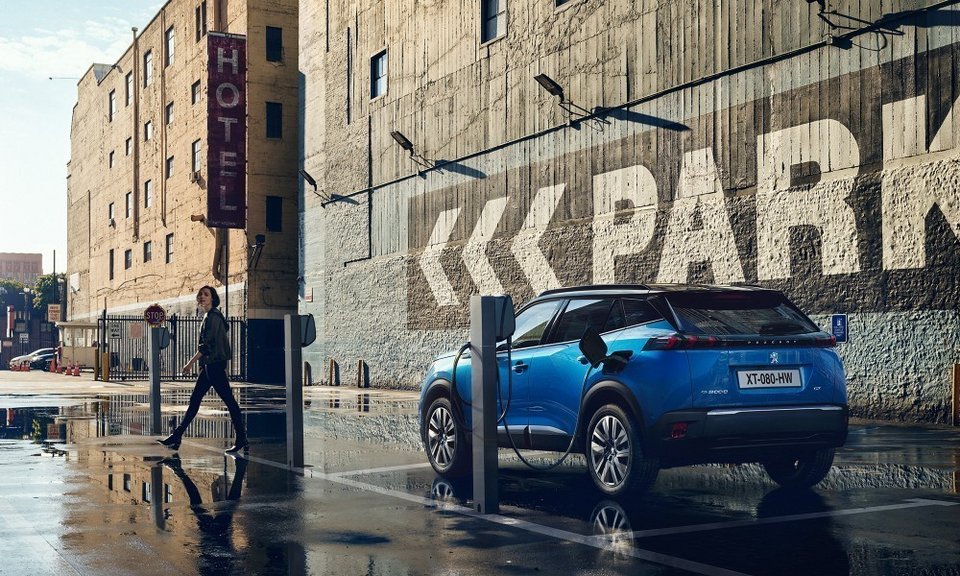 Peugeot e-2008: To ηλεκτρικό SUV με αυτονομία 310 χιλιομέτρων