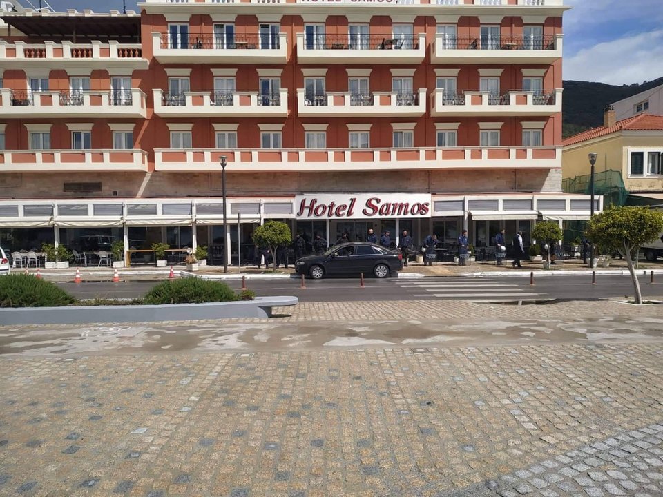 Το ξενοδοχείο στη Σάμο όπου μένει ο Δημήτρης Βίτσας