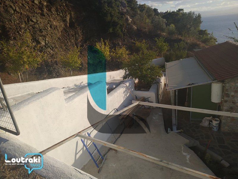 Το σπίτι όπου έγινε το έγκλημα στο Λουτράκι