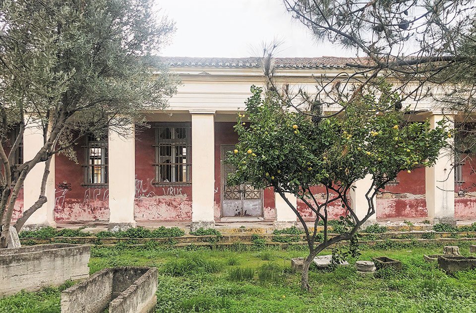 Eνα αρχιτεκτόνημα σε εγκατάλειψη -Το Εϋνάρδειο χτίστηκε με δωρεά του Ελβετού τραπεζίτη Εϋνάρδου, φίλου του Καποδίστρια