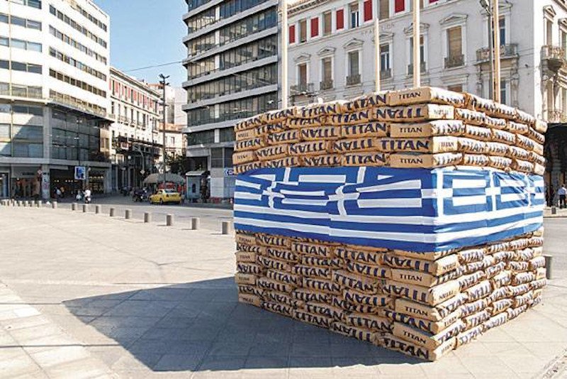 Eις Δόξαν. Το εμβληματικό έργο του Βλάση Κανιάρη από τη συλλογή του ΕΜΣΤ που είχε τοποθετηθεί στην Ομόνοια το 2011