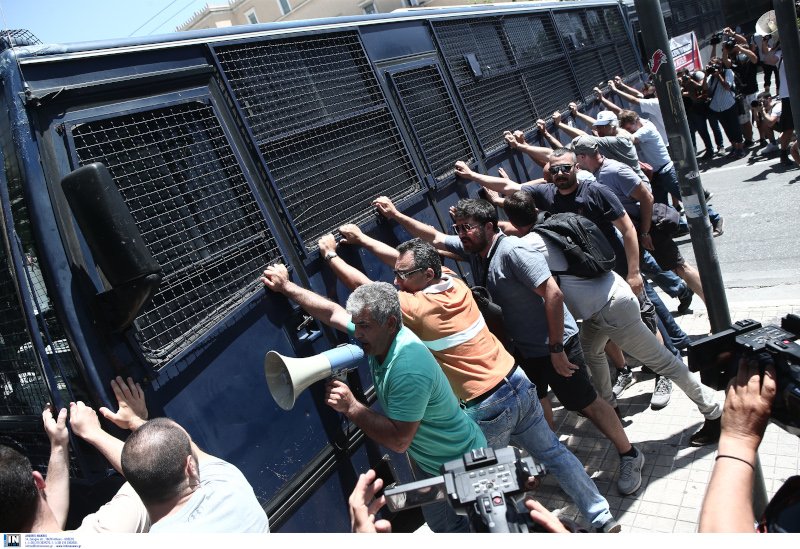 Οι εκπαιδευτικοί διαμαρτύρονται για το νομοσχέδιο για την παιδεία / Φωτογραφία: INTIMENEWS