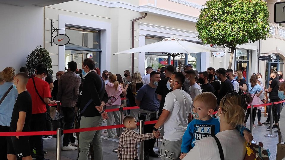 συνωστισμός εκπτωτικό χωρίο