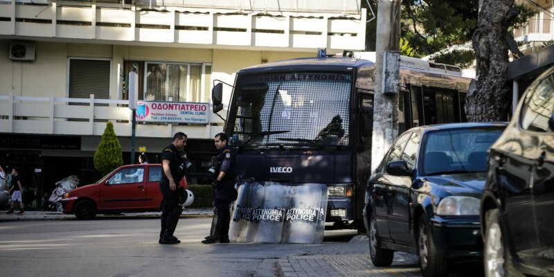 Ισχυρές δυνάμεις της ΕΛ.ΑΣ. βρίσκονται στην περιοχή της πλατείας Αγίου Ιωάννου