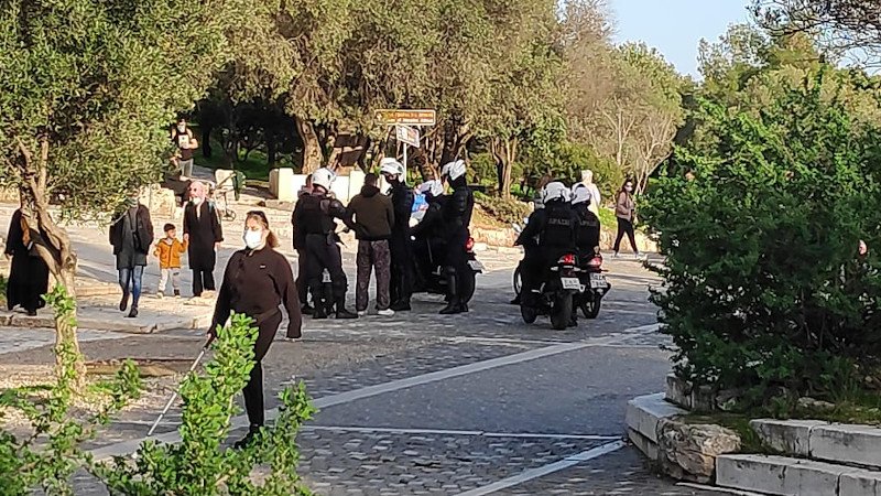 Αστυνομικοί έλεγχοι επί της Διονυσίου Αραιοπαγίου