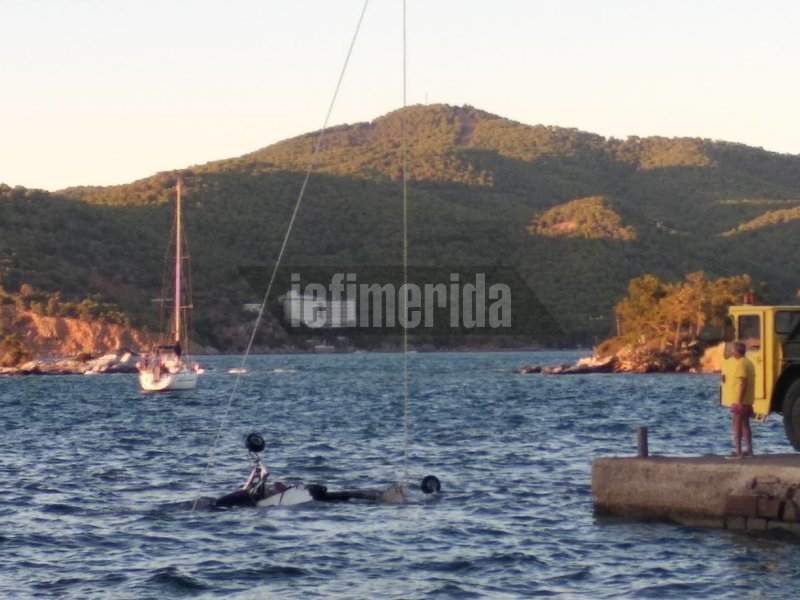 Οι αρχές ανασύρουν την άτρακτο από τη θαλάσσια περιοχή Πόρου-Γαλατά