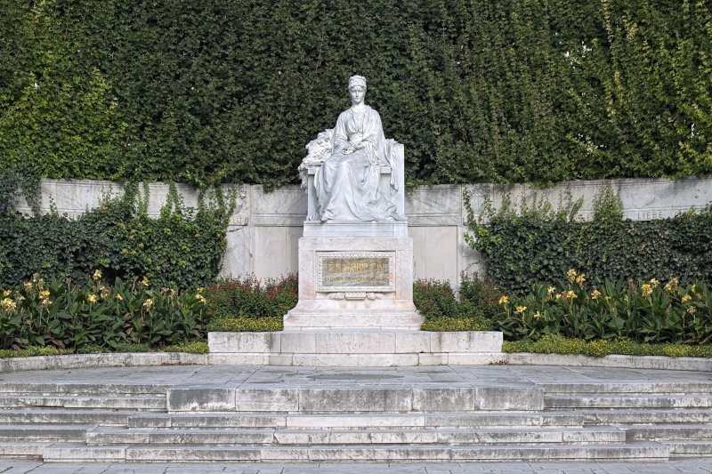 Mνημείο της Σίσσυ στο δημόσιο πάρκο Volksgarten