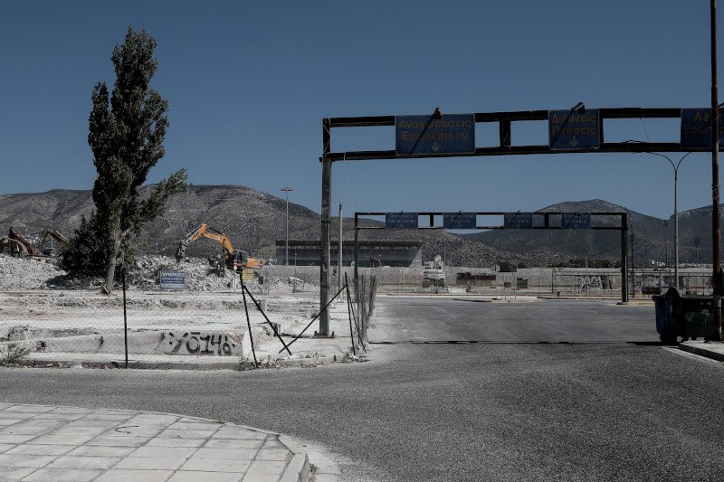 Η είσοδος από τη λεωφόρο Ποσειδώνος