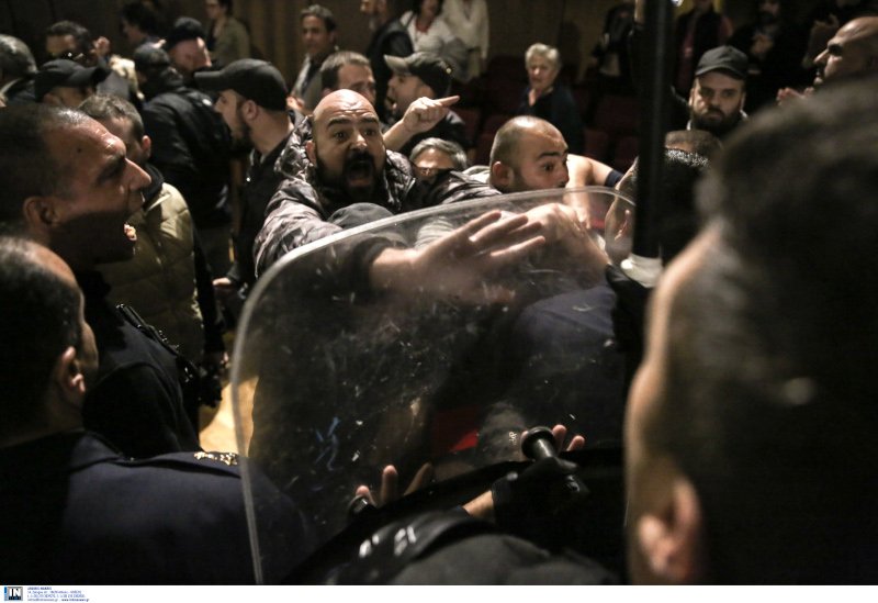 Για να ηρεμήσουν τα πνεύματα χρειάστηκε να παρέμβει η αστυνομία