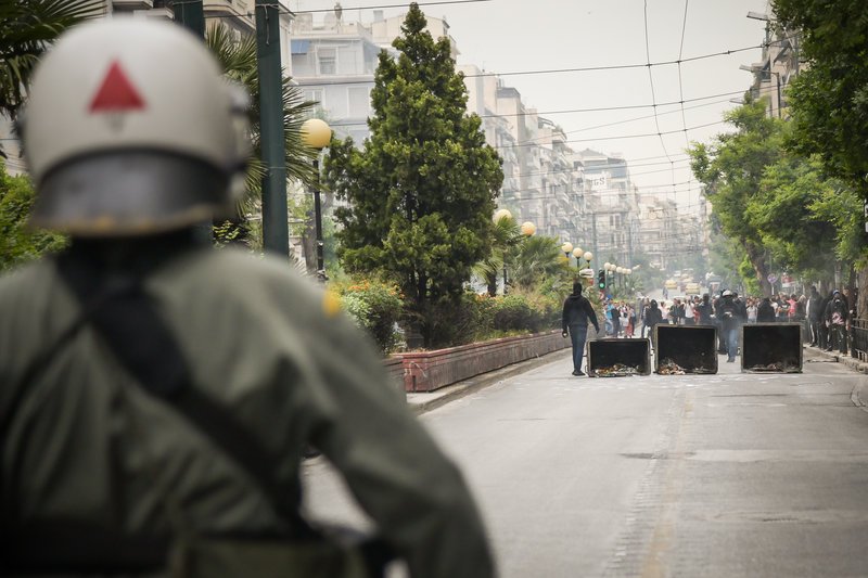 Κουκουλοφόροι στην Πατησίων