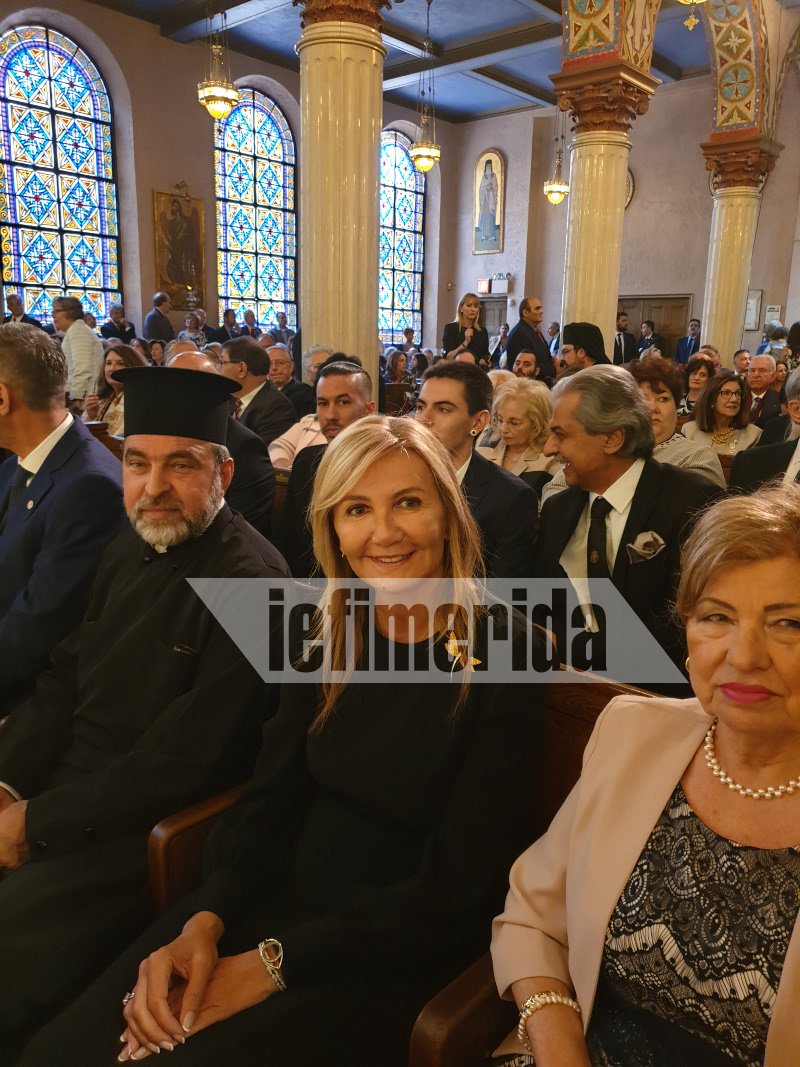 Η Μαρέβα Μητσοτάκη στην ενθρόνιση του Ελπιδοφόρου