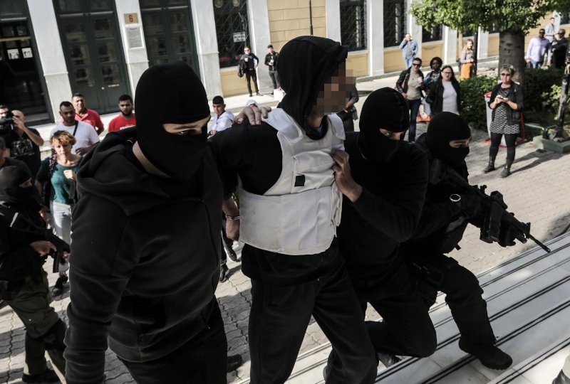Ενας εκ των δύο συλληφθέντων
