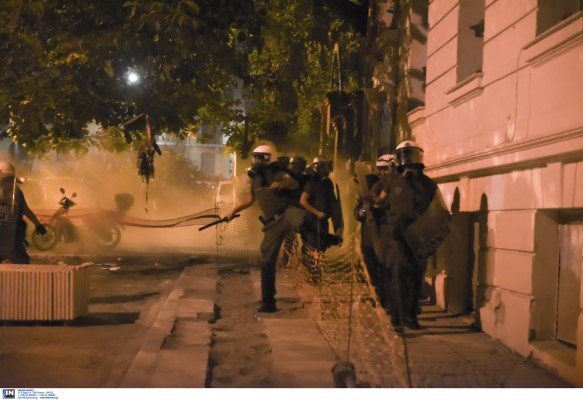 Θεσσαλονίκη: Επεισόδια στην πορεία αλληλεγγύης για την κατάληψη στο TERRA INCOGNITA -Φωτογραφία: ΠΑΠΑΝΙΚΟΣ ΓΙΑΝΝΗΣ/Intimenews