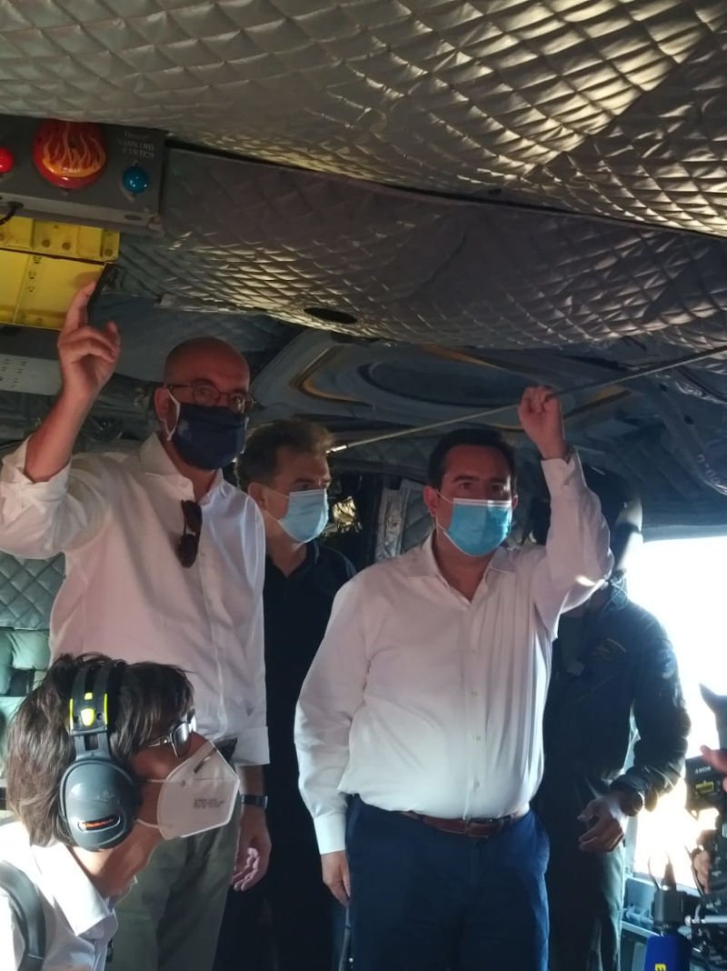 Ο Νότης Μηταράκης και ο Σαρλ Μισέλ επισκέφτηκαν το προσωρινό στρατόπεδο μετά την φωτιά στη Μόρια