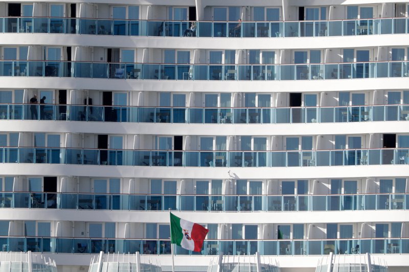 Στο κρουαζιερόπλοιο Costa Smeralda βρίσκονται περίπου 6.000 επιβάτες