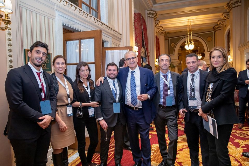 Τα μέλη της Ε.ΕΝ.Ε με τον Αντώνη Διαματάρη Υφυπουργό Εξωτερικών. (από αριστερά Αλέξανδρος Σακελλαρίου, Managing Director, Paradox Kinetics, Ναταλία Βαγιωνή, CEO, Fresh Line, Νίκος Αναστασίου, Manager, Epexyl – Architectural Wood Works, Κρίστιαν Χατζημηνάς, Προέδρος EFA GROUP,Αντιπρόεδρος Ε.ΕΝ.Ε, Αλεξάνδρα Προκάκη, Managing Director,Prokaki, Ευάγγελος Γκιζελής, CEO,Gizelis Robotics).