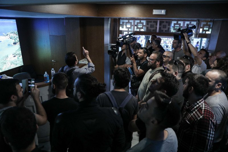 Οι συνδικαλιστές απαιτούν συνάντηση με τον υπ. Τουρισμού -Φωτογραφία: EUROKINISSI/ΣΤΕΛΙΟΣ ΜΙΣΙΝΑΣ