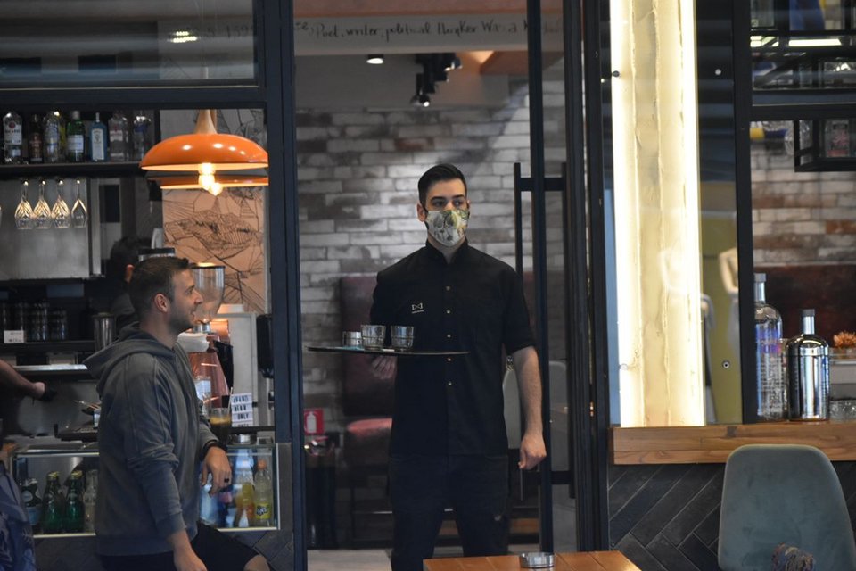 εστίαση καφετέριες στη Λάρισα μάσκα