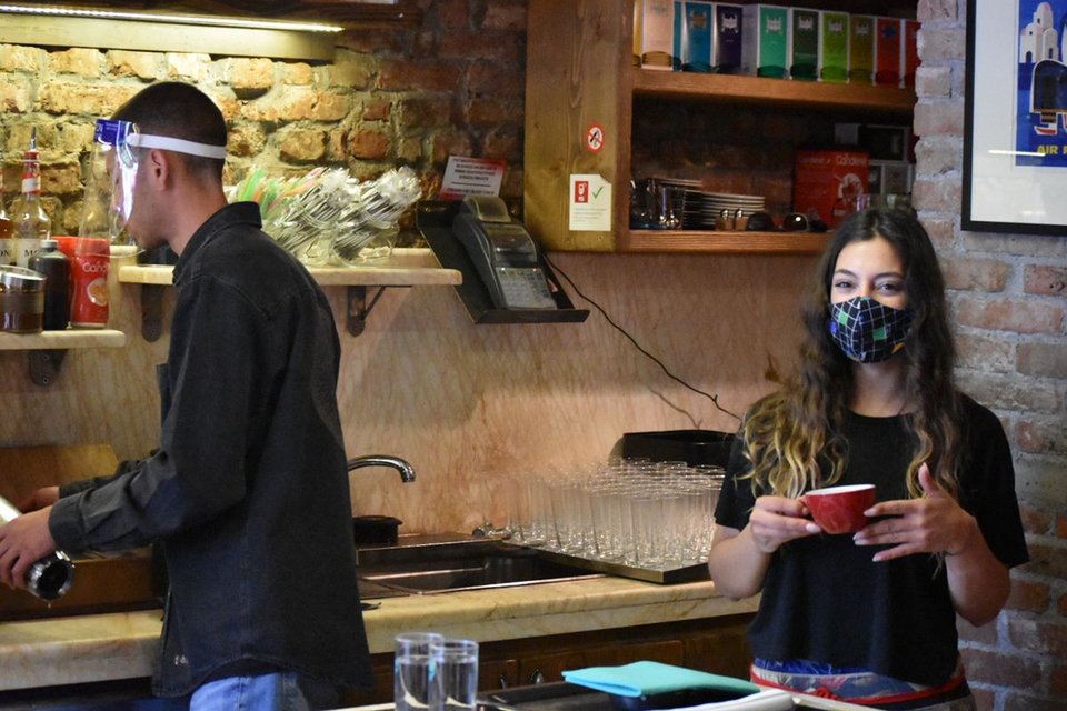 εστίαση καφετέριες στη Λάρισα μάσκες