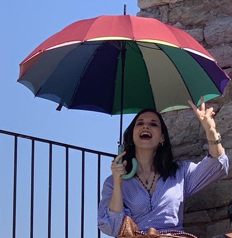 Η Ευγενεία Δημητροπούλου στα διαλείμματα από το γύρισμα της σειράς «Ήλιος»