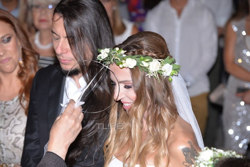 Με τον εκλεκτό της καρδιάς της ενώθηκε η Ευρυδίκη, η οποία παντρεύτηκε τον Μπομπ Κατσιώνη το βράδυ του Σαββάτου.