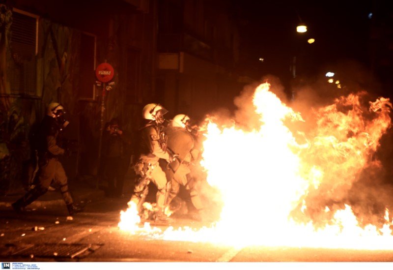 Επεισόδια μικρής έκτασης στα Εξάρχεια μετά την πορεία μνήμης για τον Αλέξανδρο Γρηγορόπουλο