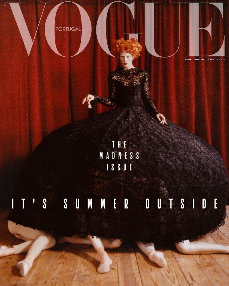 Εξώφυλλο της Vogue Portugal με μοντέλο μπαλαρίνα με μαύρο φόρεμα