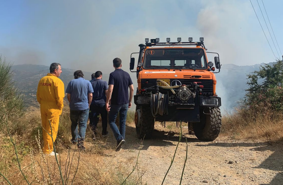 Ο Κώστας Μπακογιάννης στο πύρινο μέτωπο στην Εύβοια