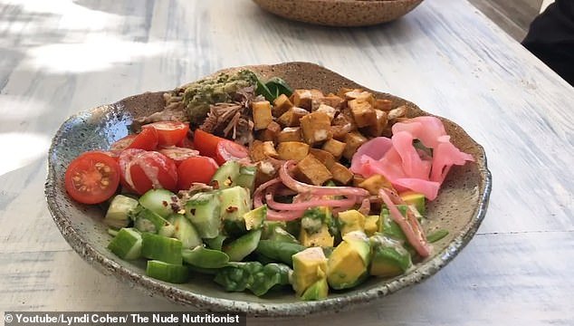 Η Λίντε βάζει πολλά λαχανικά στη διατροφή της