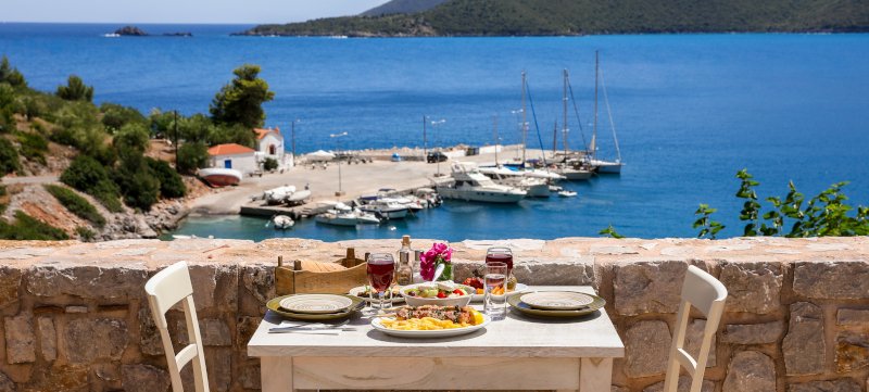 Φαγητό με θέα / Φωτογραφία: Shutterstock