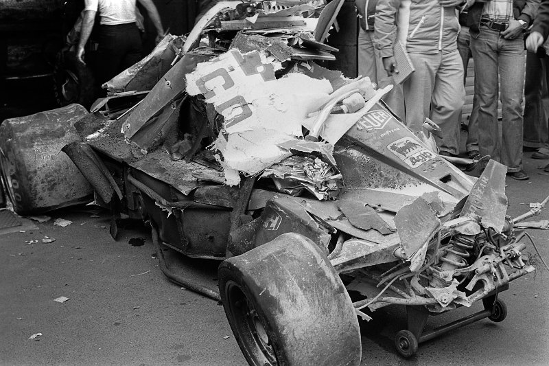 Η κομματιασμένη Ferrari του Νίκι Λάουντα μετά το ατύχημα