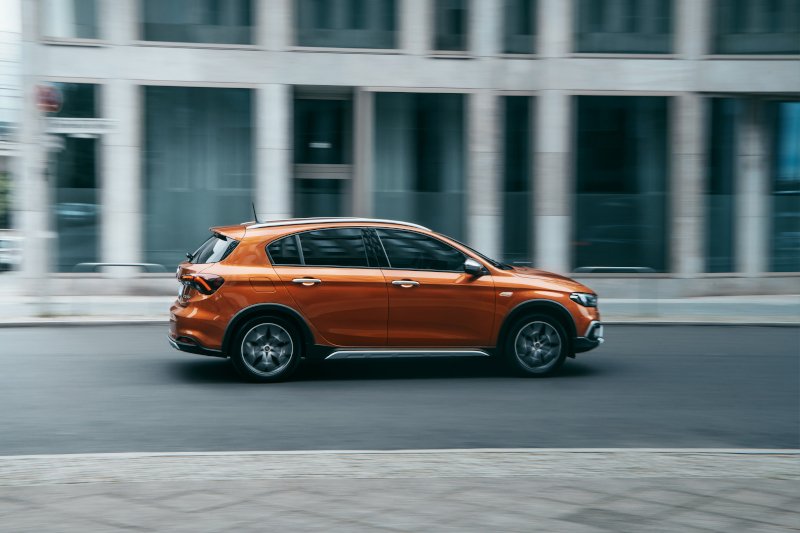 H Fiat παρουσιάζει το Tipo Cross