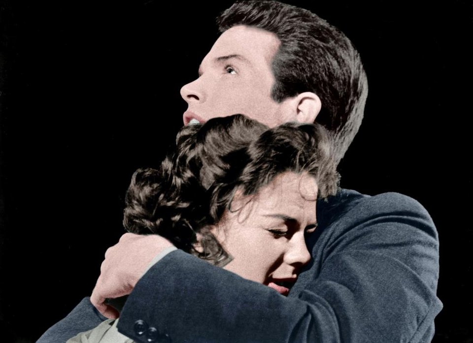 Πυρετός στο αίμα, δράμα παραγωγής 1961 σε σκηνοθεσία Ελία Καζάν. Πρωταγωνιστές της ταινίας είναι οι: Νάταλι Γουντ, Γουόρεν Μπίτι, Σάντι Ντένις, Πατ Χινγκλ και Όντρεϊ Κρίστι.
