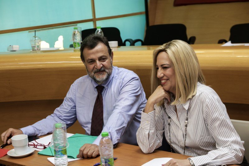 Ο γραμματέας της ΚΟ του ΚΙΝΑΛ Βασίλης Κεγκέρογλου και η Φώφη Γεννηματά