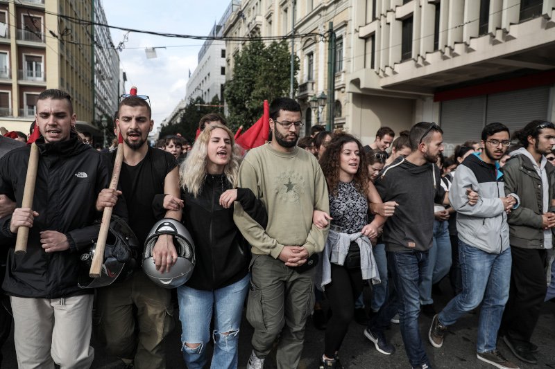 Φοιτητές στην πορεία προς το Σύνταγμα