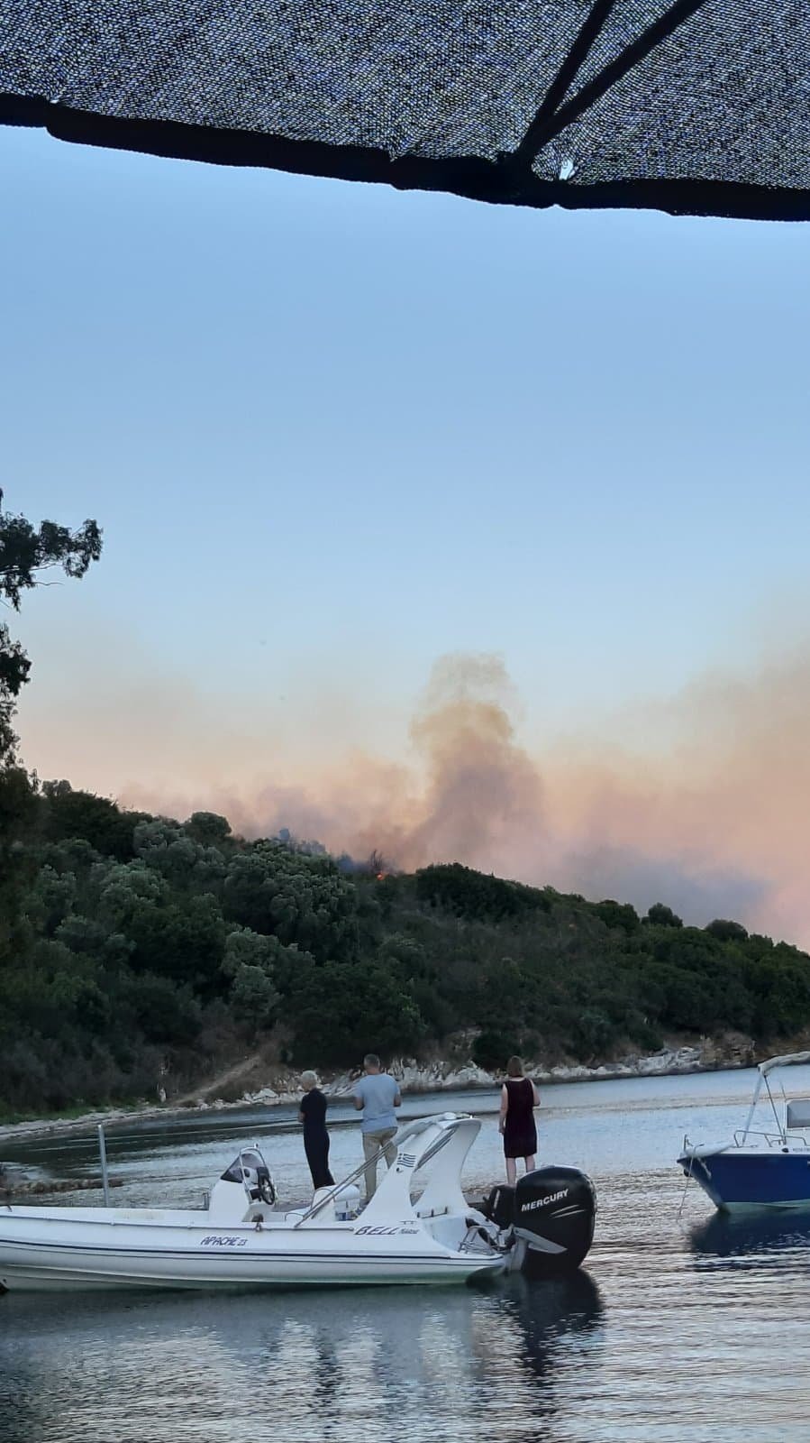 Φωτιά στην Κέρκυρα / Φωτογραφίες: iefimerida.gr
