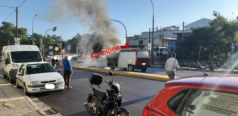 Φορτηγό πήρε φωτιά εν κινήσει