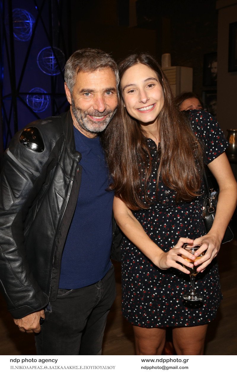 Η Φωτεινή Αθερίδου στο πλευρό του πατέρα της. Θοδωρή Αθερίδη / Φωτογραφία: NDP