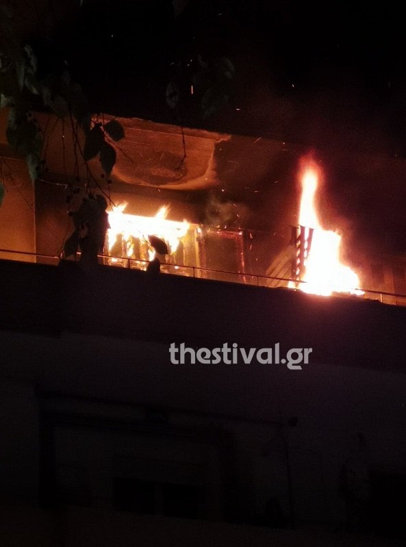 Φωτιά σε διαμέρισμα στη Θεσσαλονίκη