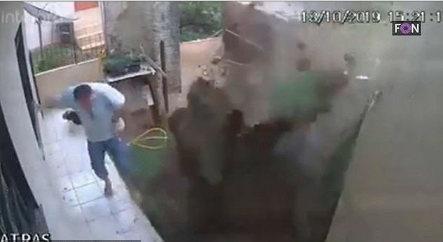 Άνδρας έβαλε φωτιά και ανατινάχτηκε το γκαζόν