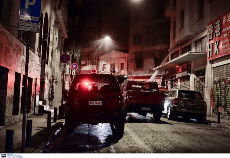 Το διαμέρισμα χρησιμοποιούνταν ως αποθηκευτικός χώρος με αποτέλεσμα τα υλικά να είναι εξαιρετικά εύφλεκτα -Φωτογραφία: Intimenews/ΖΑΧΟΣ ΓΙΩΡΓΟΣ